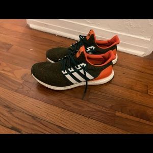 Adidas ultraboost Men’s Miami Hurricanes size 14